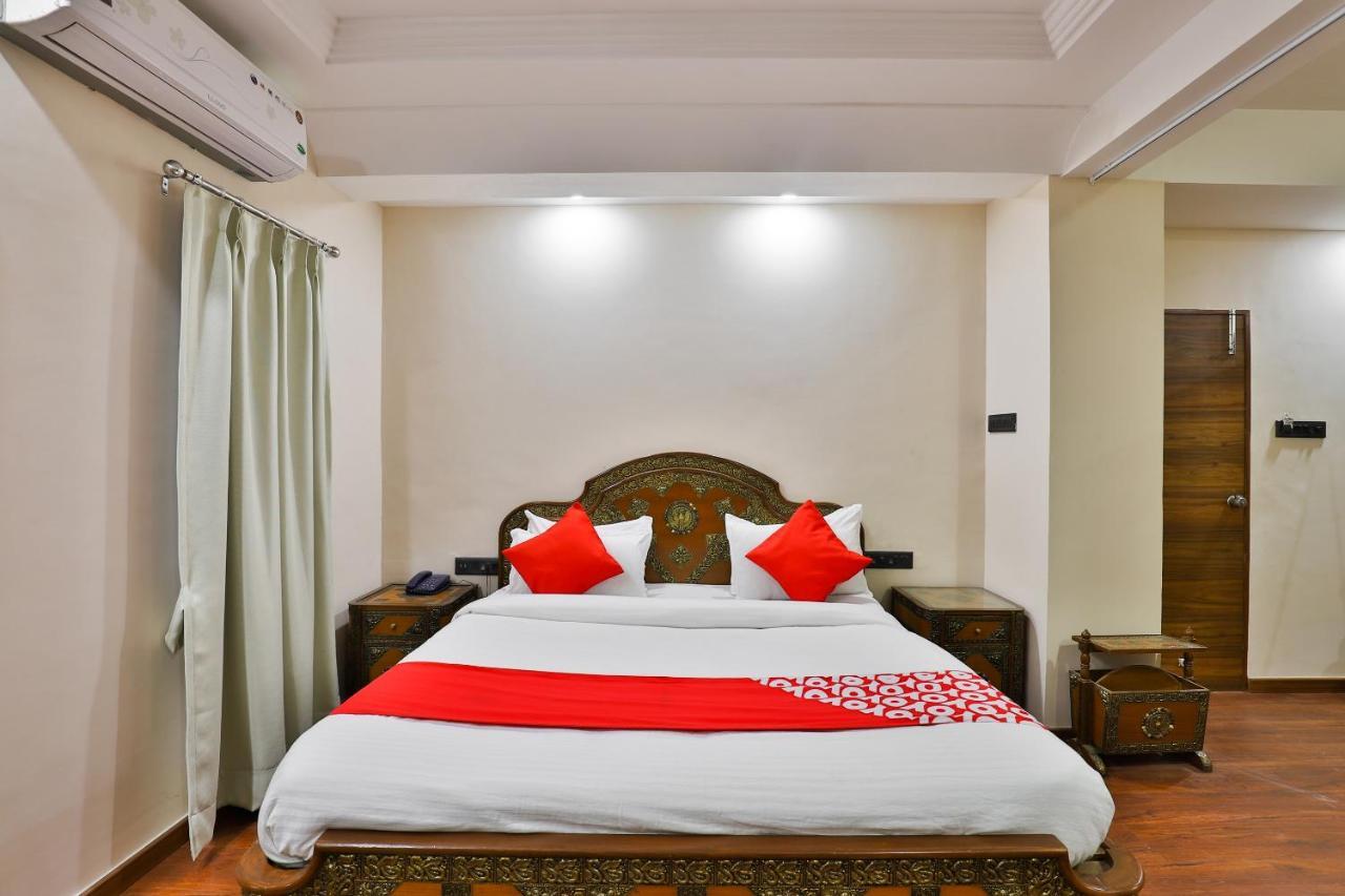 Oyo 23540 Hotel Suryakant Rajkot Extérieur photo
