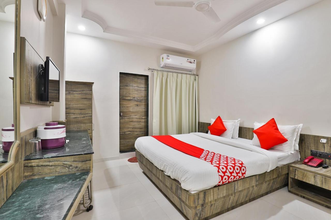 Oyo 23540 Hotel Suryakant Rajkot Extérieur photo