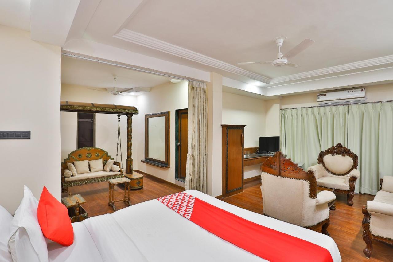 Oyo 23540 Hotel Suryakant Rajkot Extérieur photo