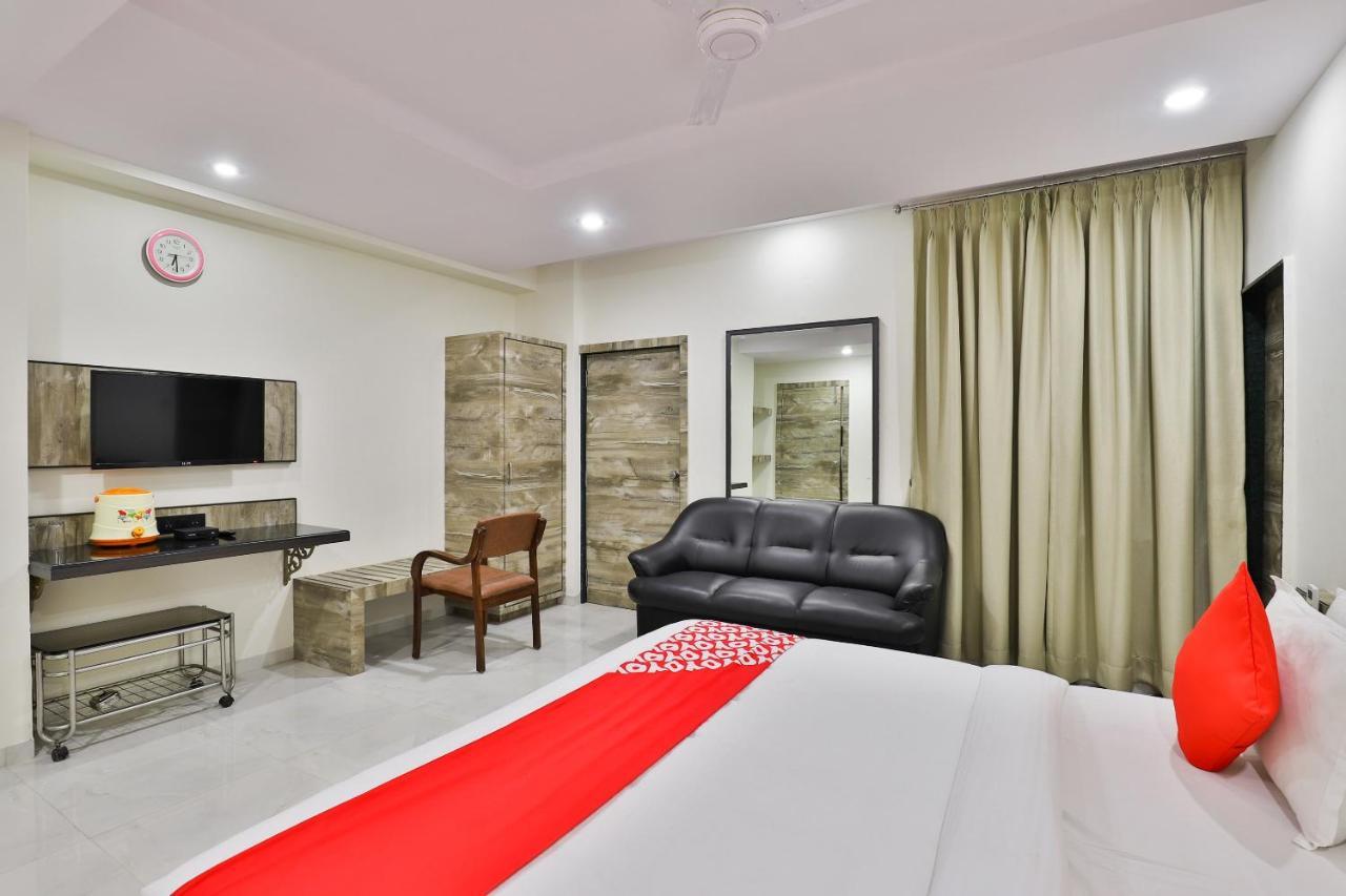 Oyo 23540 Hotel Suryakant Rajkot Extérieur photo