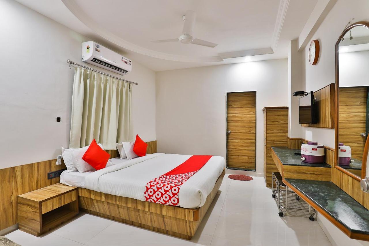 Oyo 23540 Hotel Suryakant Rajkot Extérieur photo