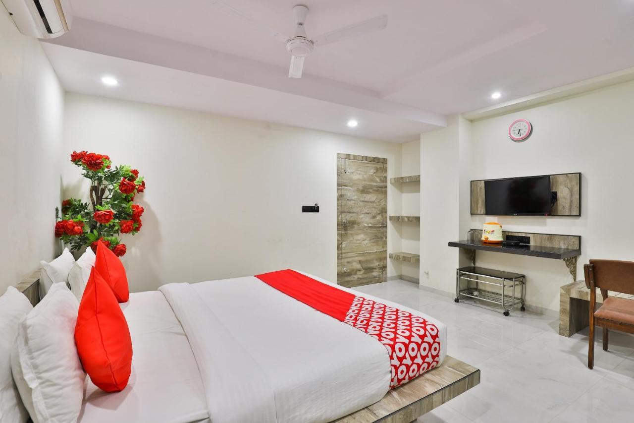 Oyo 23540 Hotel Suryakant Rajkot Extérieur photo