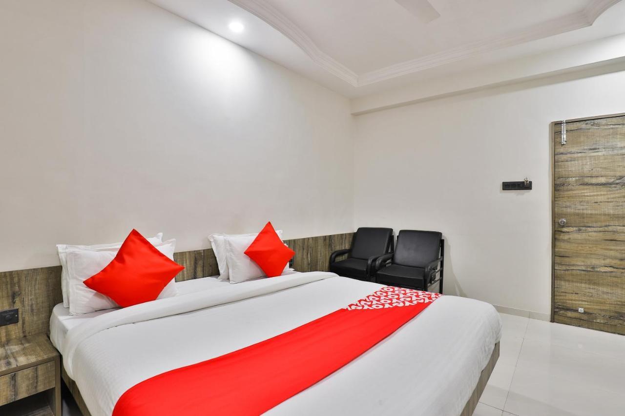 Oyo 23540 Hotel Suryakant Rajkot Extérieur photo