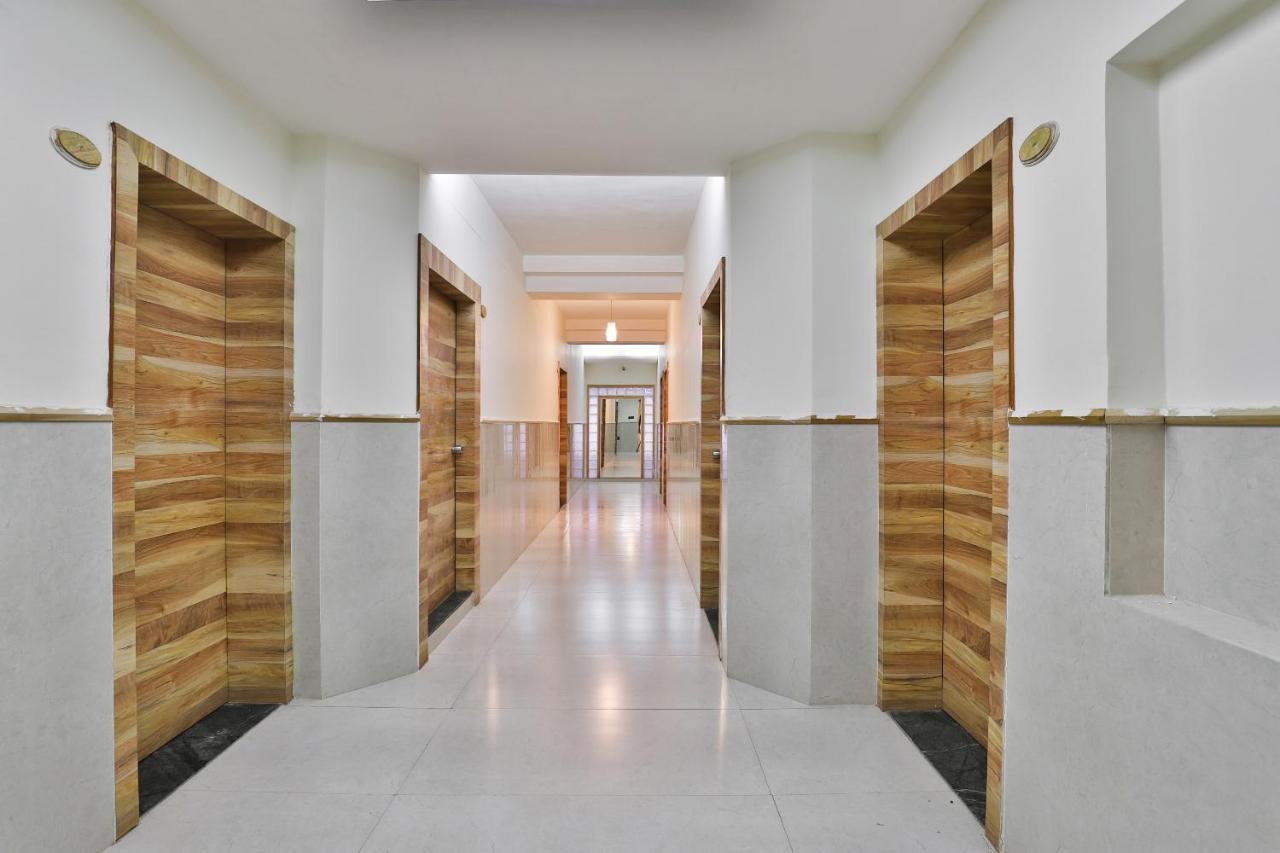 Oyo 23540 Hotel Suryakant Rajkot Extérieur photo
