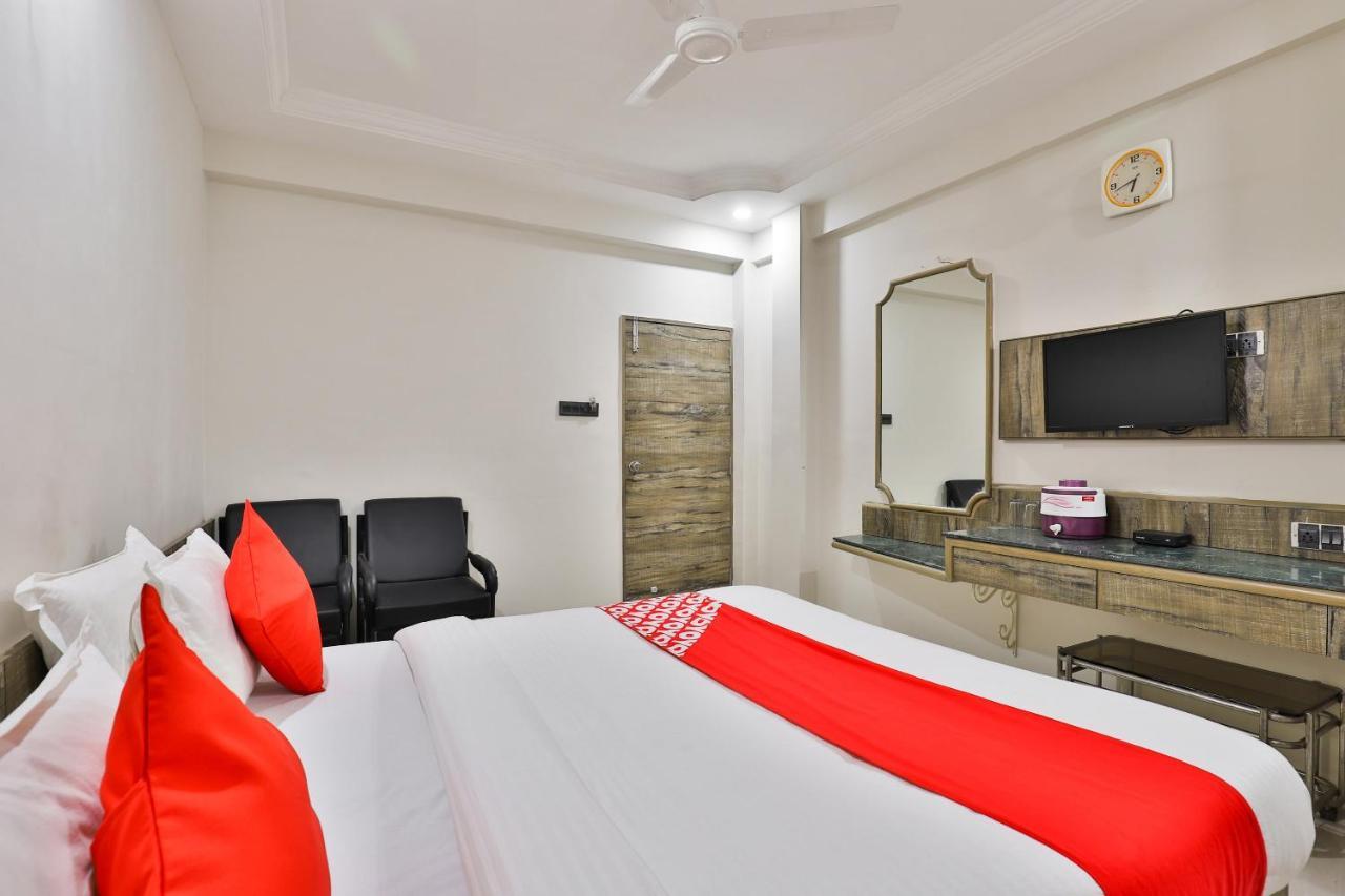 Oyo 23540 Hotel Suryakant Rajkot Extérieur photo