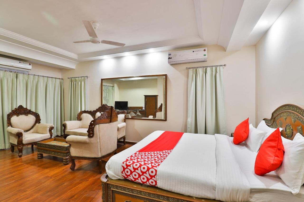 Oyo 23540 Hotel Suryakant Rajkot Extérieur photo