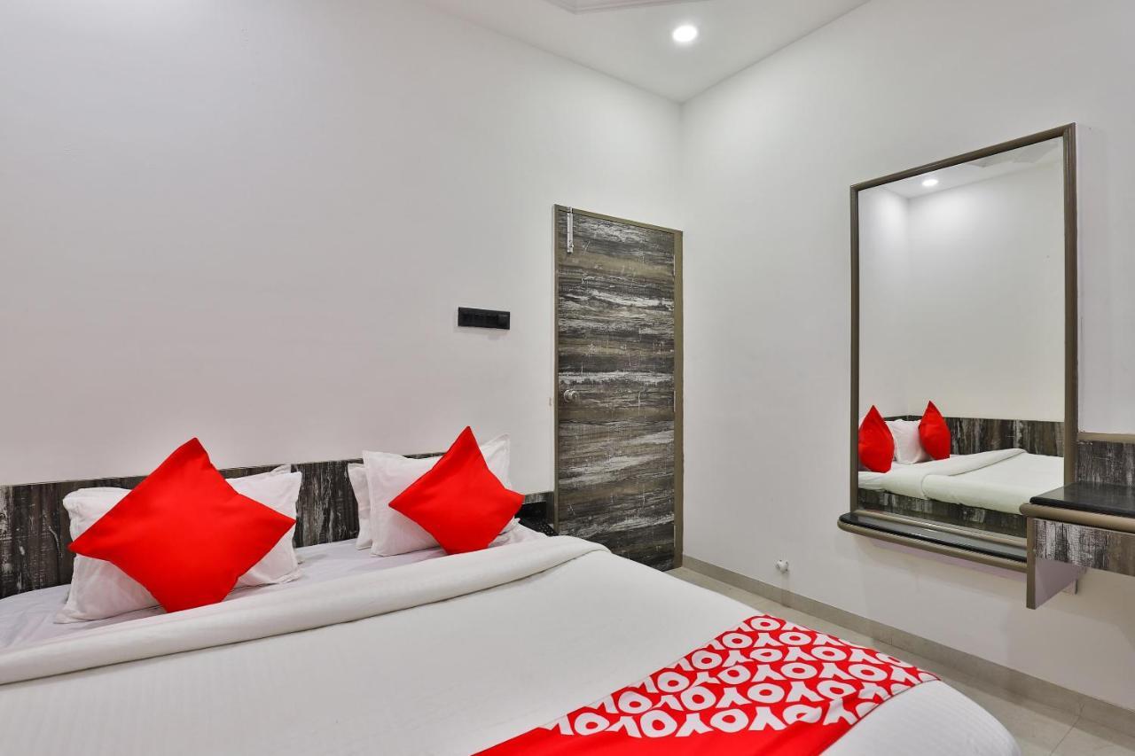 Oyo 23540 Hotel Suryakant Rajkot Extérieur photo