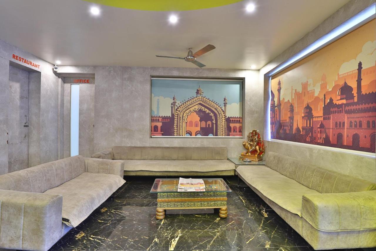 Oyo 23540 Hotel Suryakant Rajkot Extérieur photo