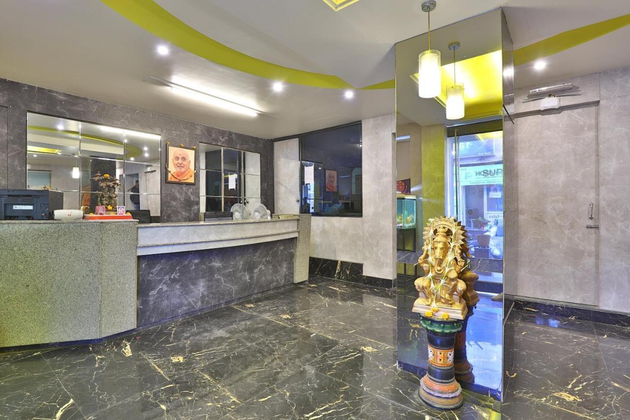 Oyo 23540 Hotel Suryakant Rajkot Extérieur photo
